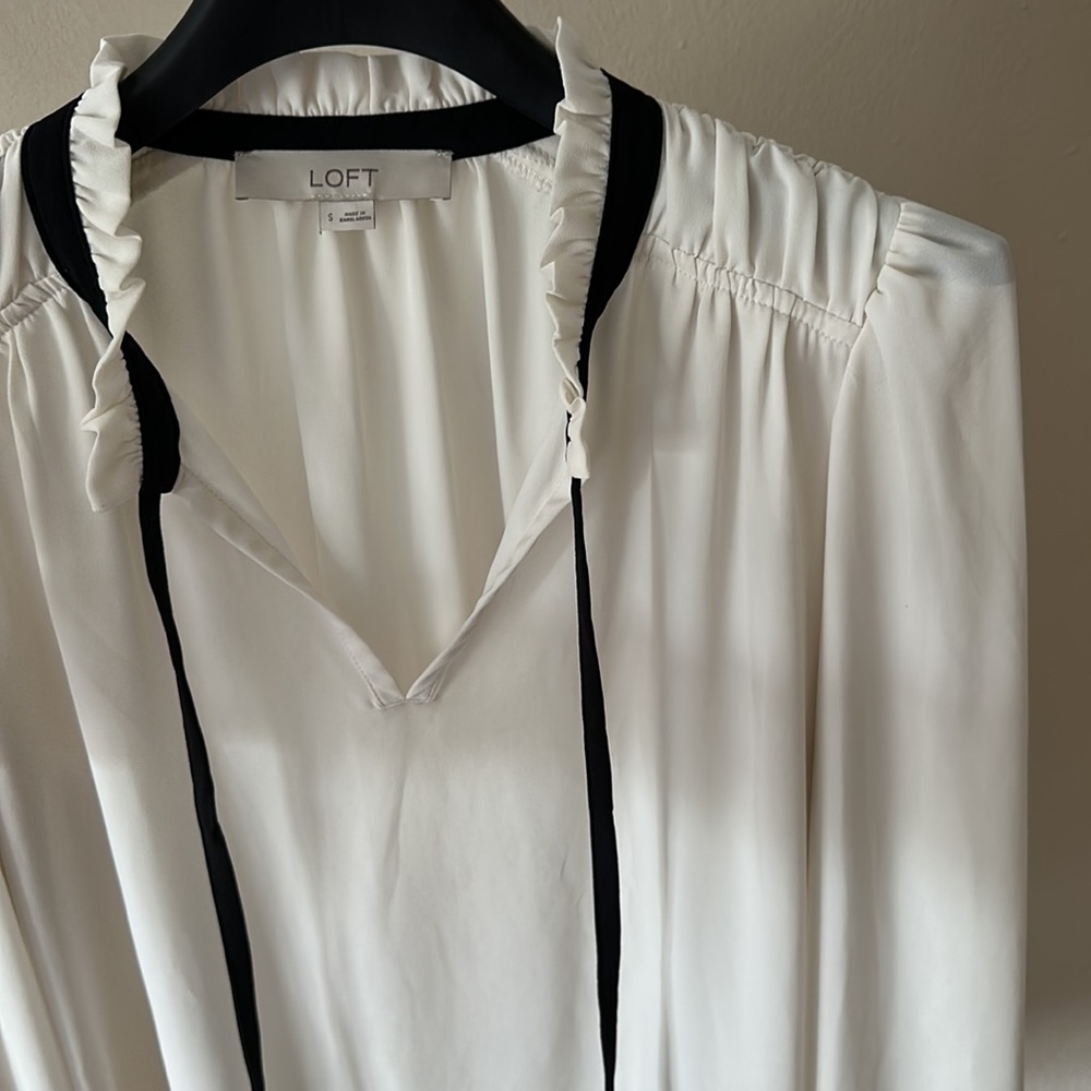RUFFLE TIE TOP - Picture 2 of 4